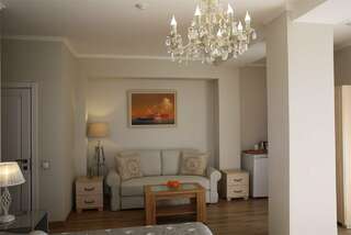 Бутик-Отель Мускатель Гурзуф Люкс «Классик» (Mountain–see view)-4