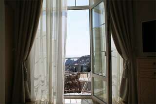 Бутик-Отель Мускатель Гурзуф Люкс «Классик» (Mountain–see view)-5